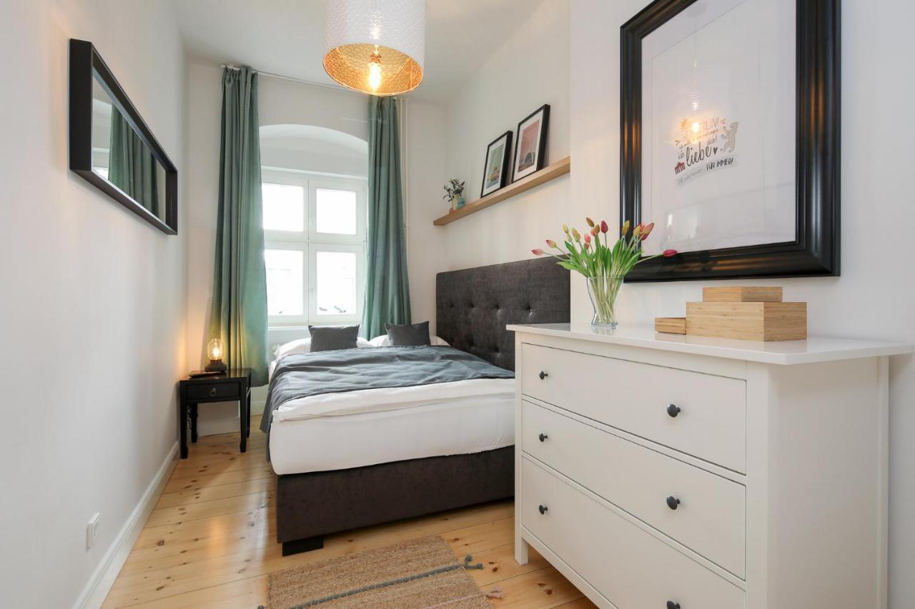 4 Personen Altbau Apartment Nahe Kurfuerstendamm - Romeo & Julia Berlin Dış mekan fotoğraf